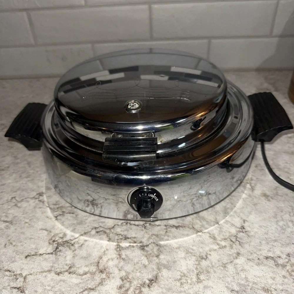 Vintage Montgomery Ward Signature Waffle Maker Chrome DE-46010 Works Well